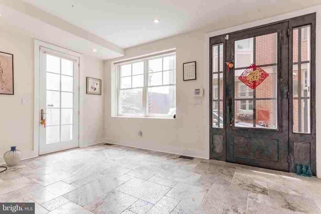 133 Salter St - Photo 4 of 27