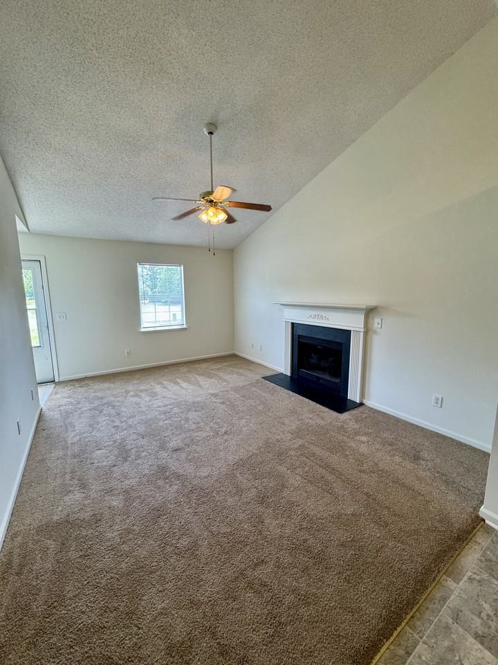 1405 Angels End #A - Photo 3 of 9