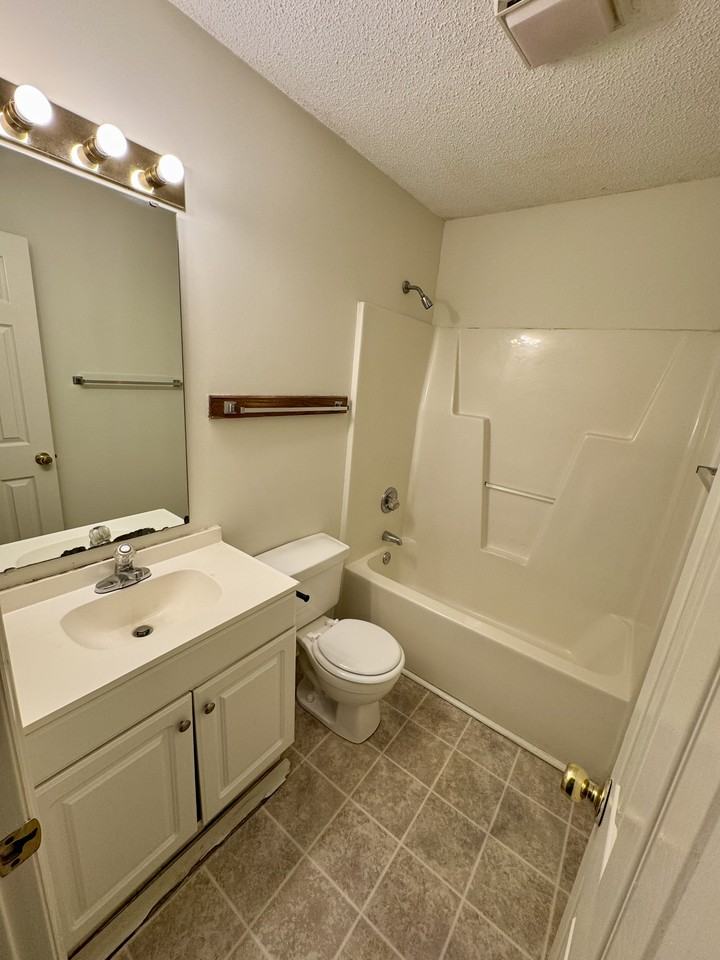 1405 Angels End #A - Photo 7 of 9