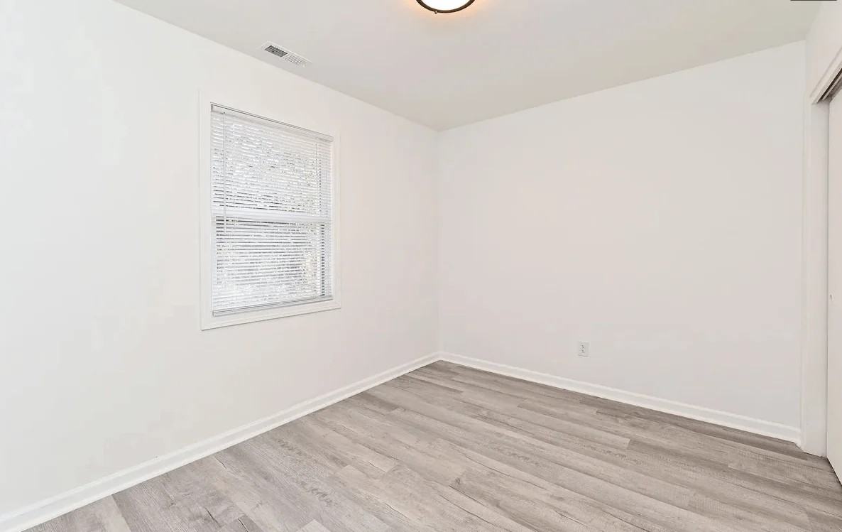 405 Old Buncombe Rd #32 - Photo 4 of 13