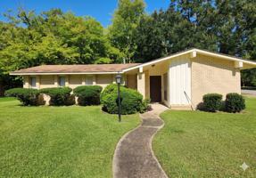 featured image of 3136 Montwood Dr