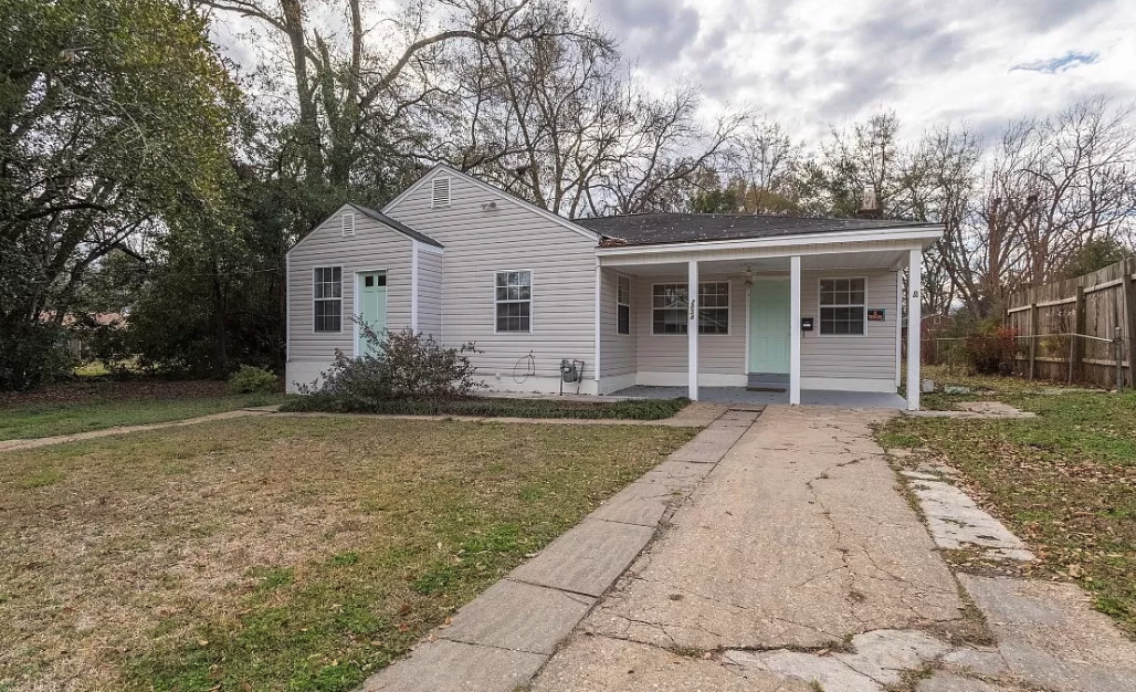 2054 Oklahoma St - Photo 3 of 21