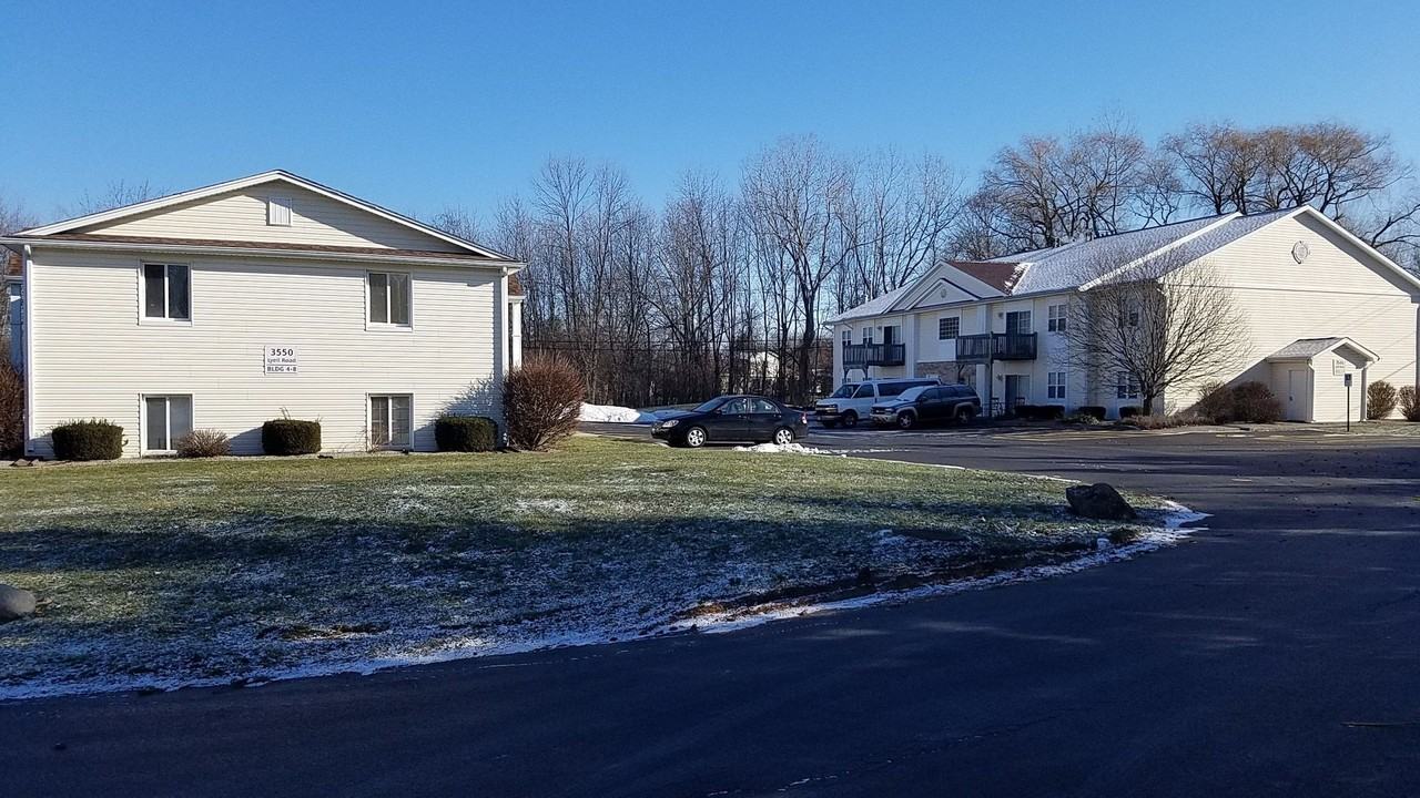 8 Hickory Manor Dr #5 - Photo 2 of 11