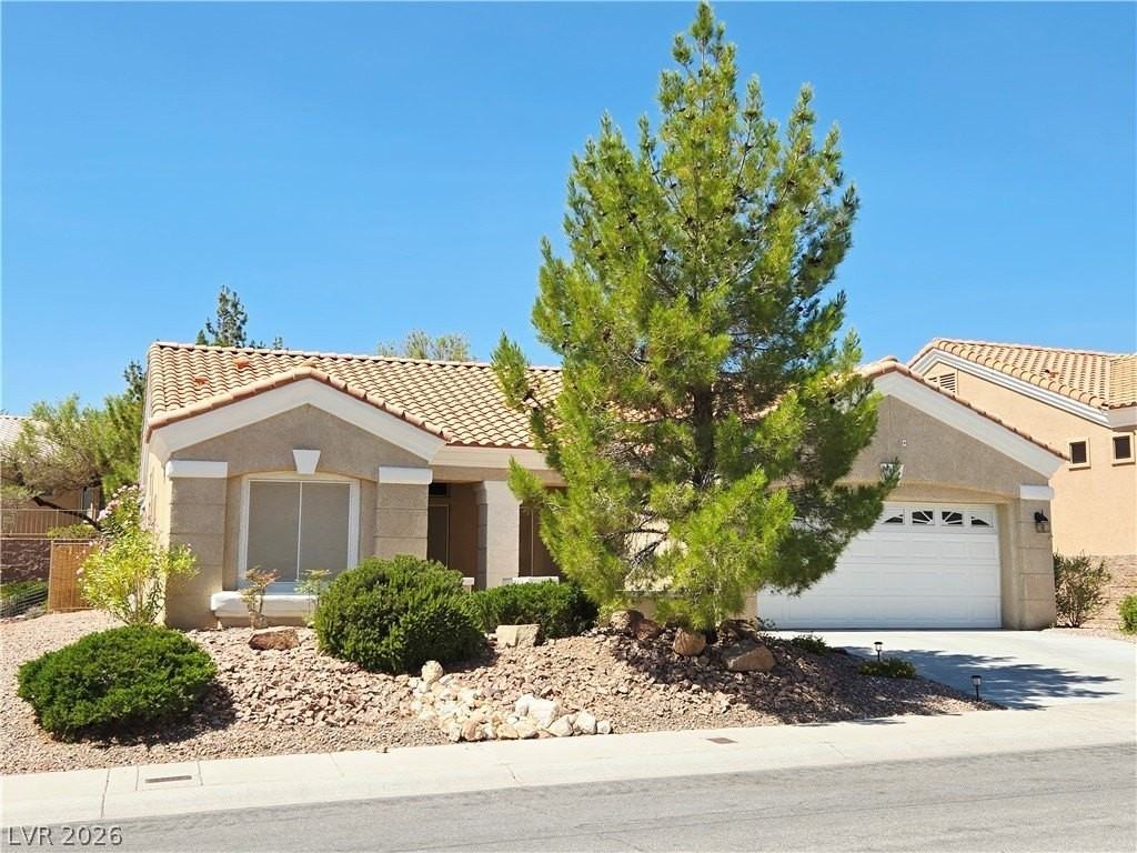 10309 Longwood Dr - Photo 3 of 36