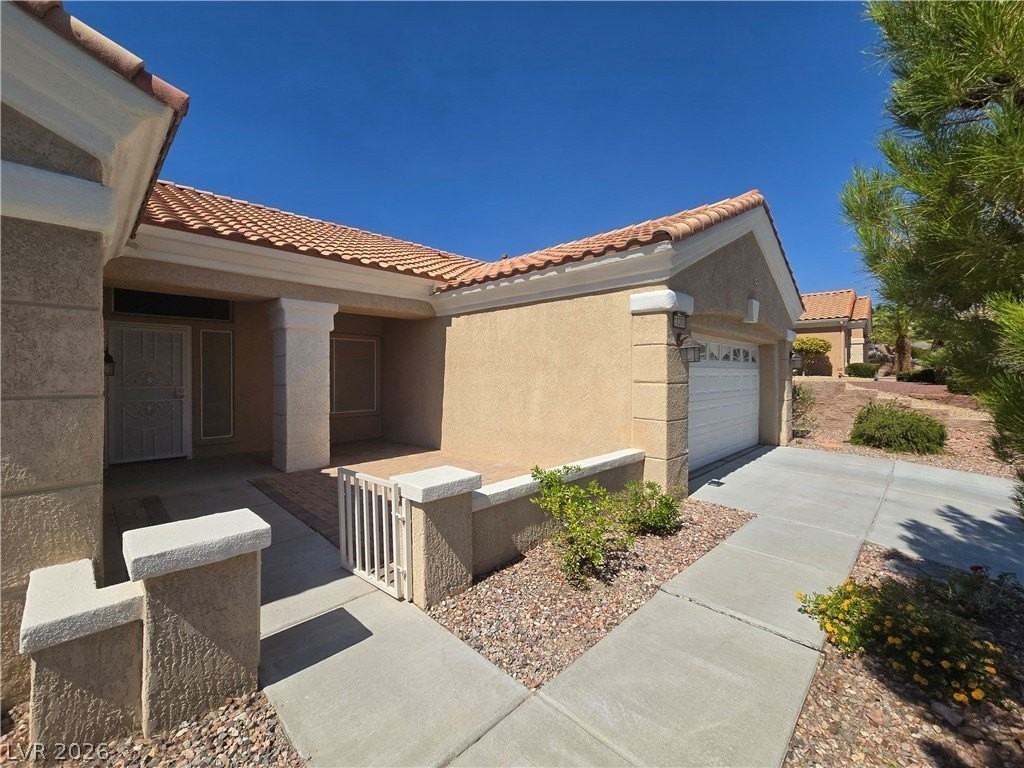 10309 Longwood Dr - Photo 5 of 36
