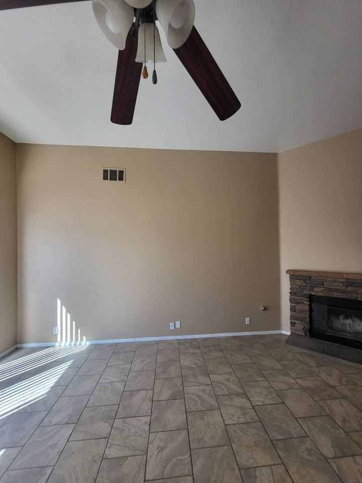 21247 Chardonnay Dr - Photo 2 of 20