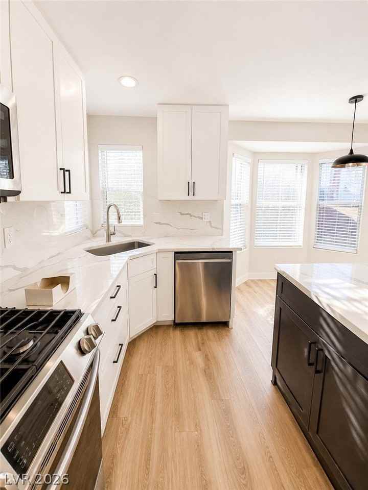 3957 Irvin Ave - Photo 6 of 24