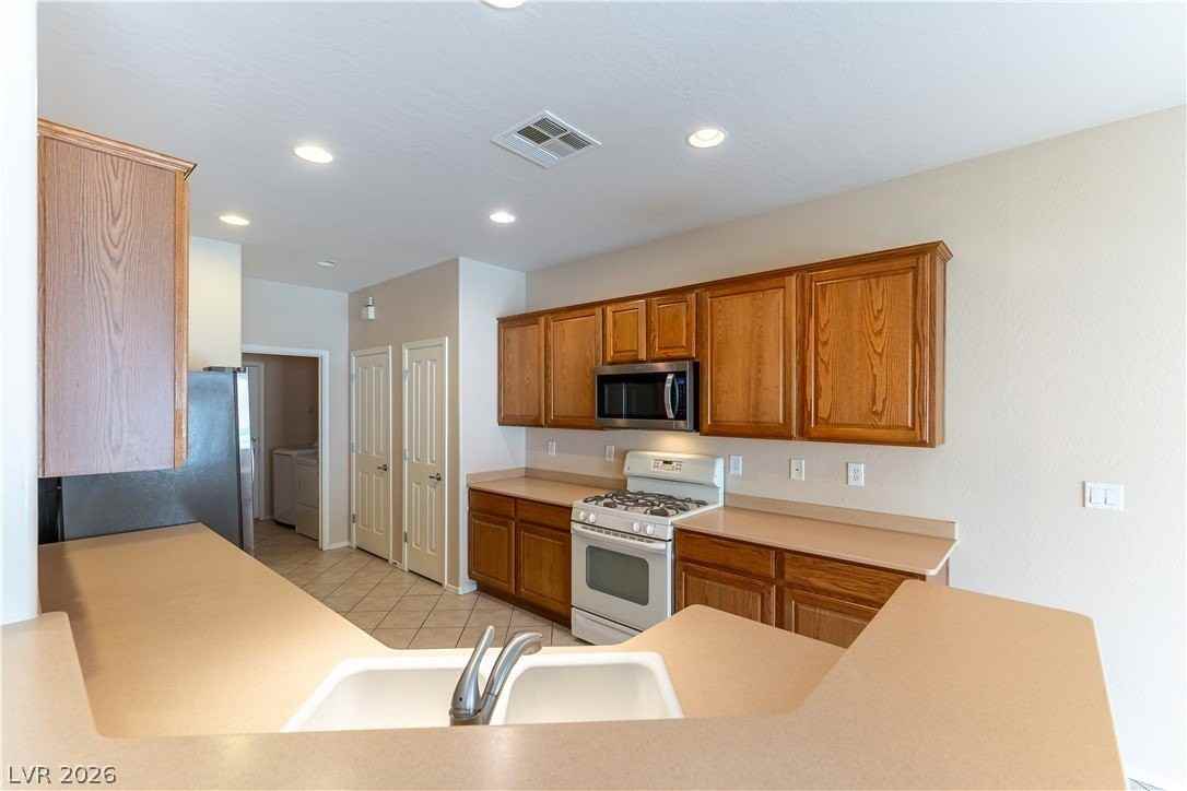 2362 Ecliptic St - Photo 4 of 12