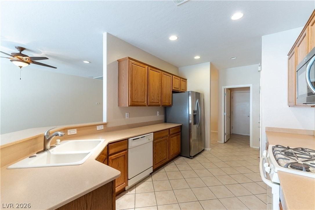 2362 Ecliptic St - Photo 5 of 12