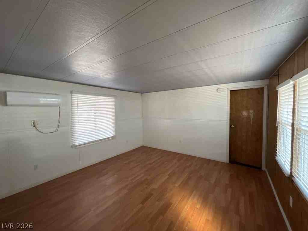 3481 Cape Cod Dr - Photo 3 of 8