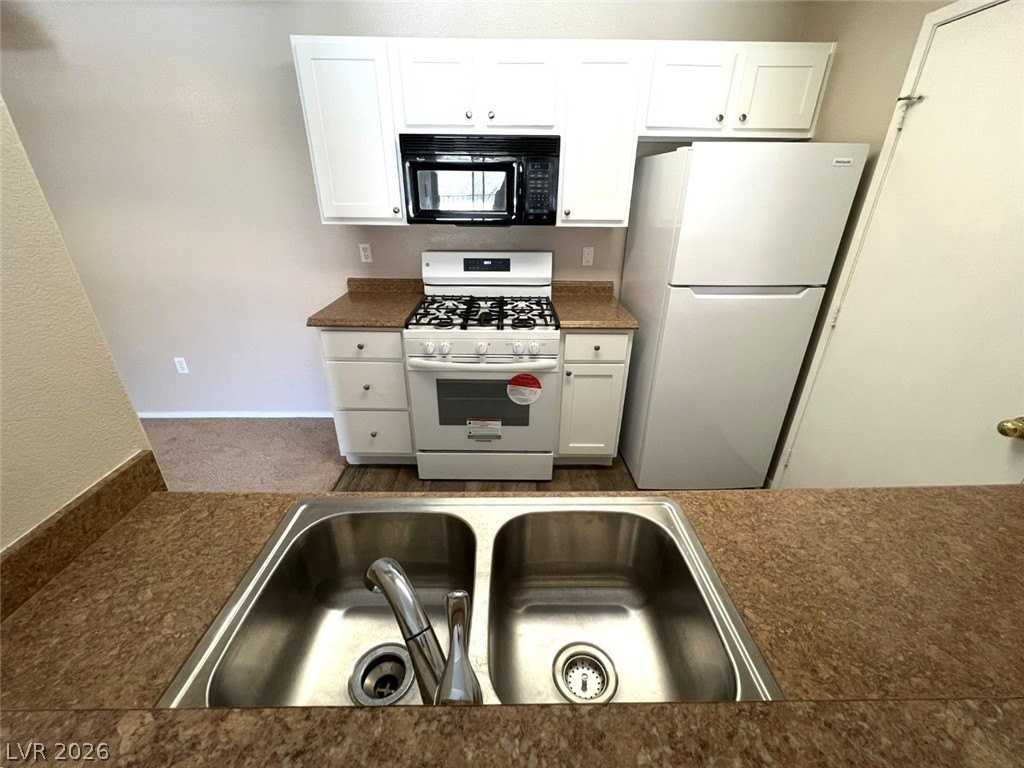 950 Seven Hills Dr #122 - Photo 7 of 14