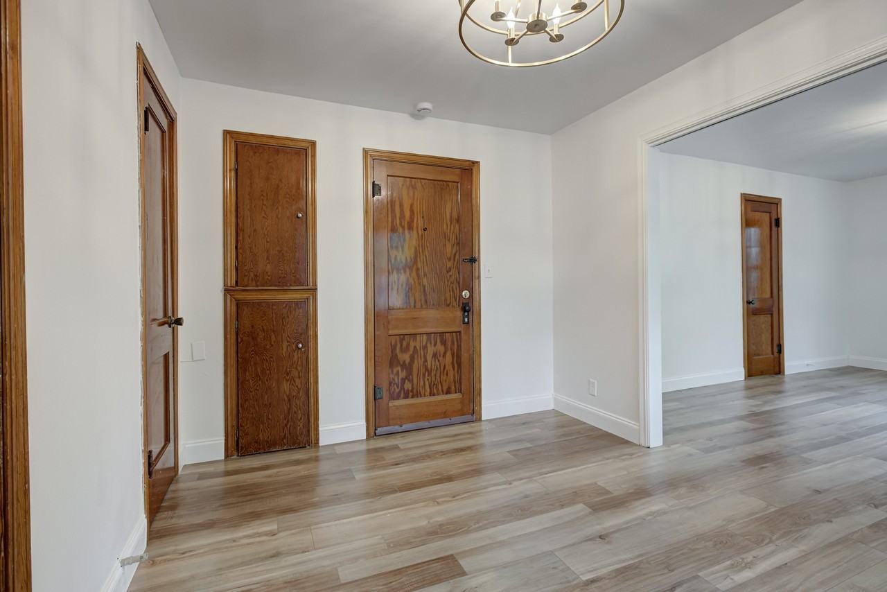 760 Jenkins Ave #4 - Photo 3 of 7
