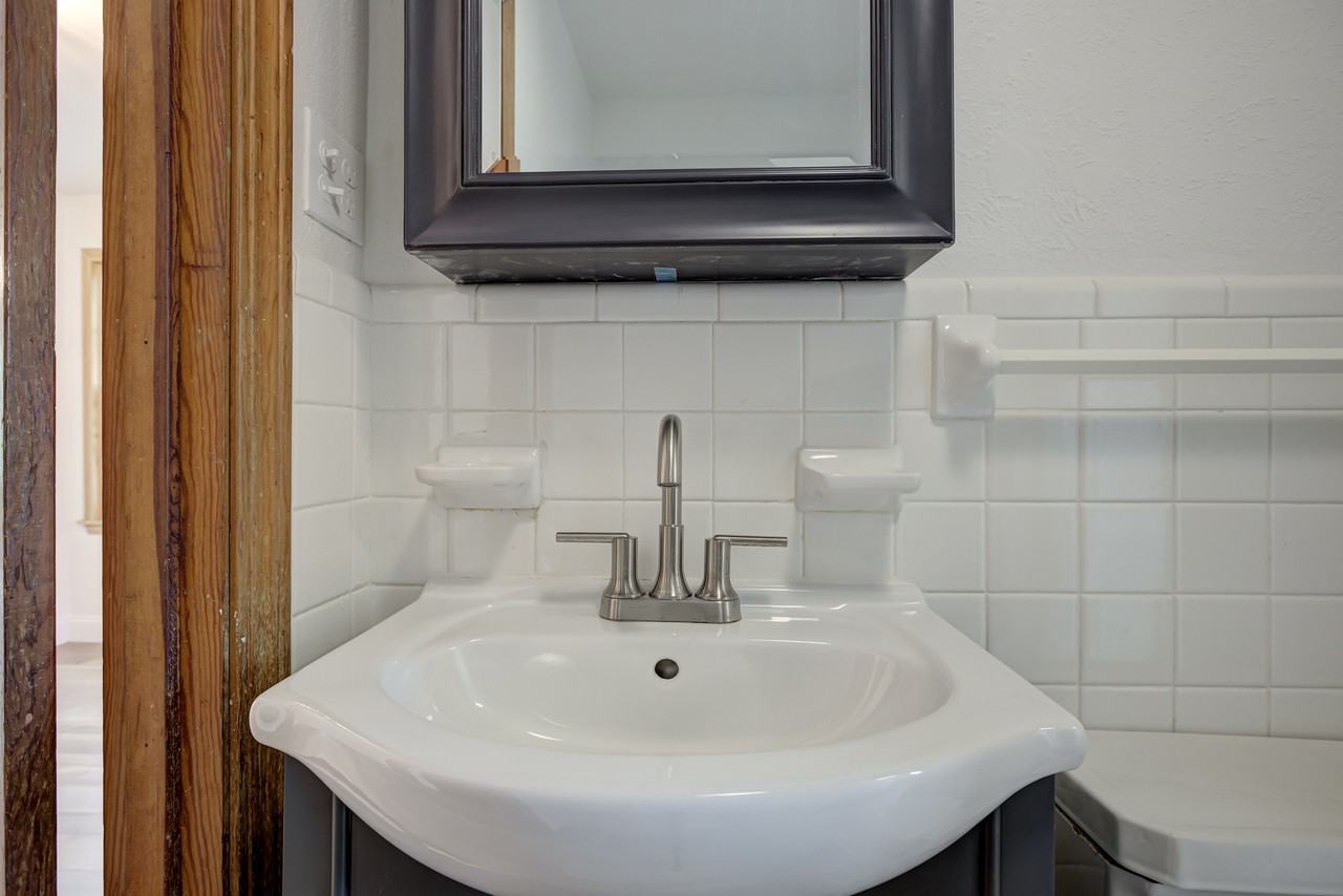 760 Jenkins Ave #4 - Photo 6 of 7