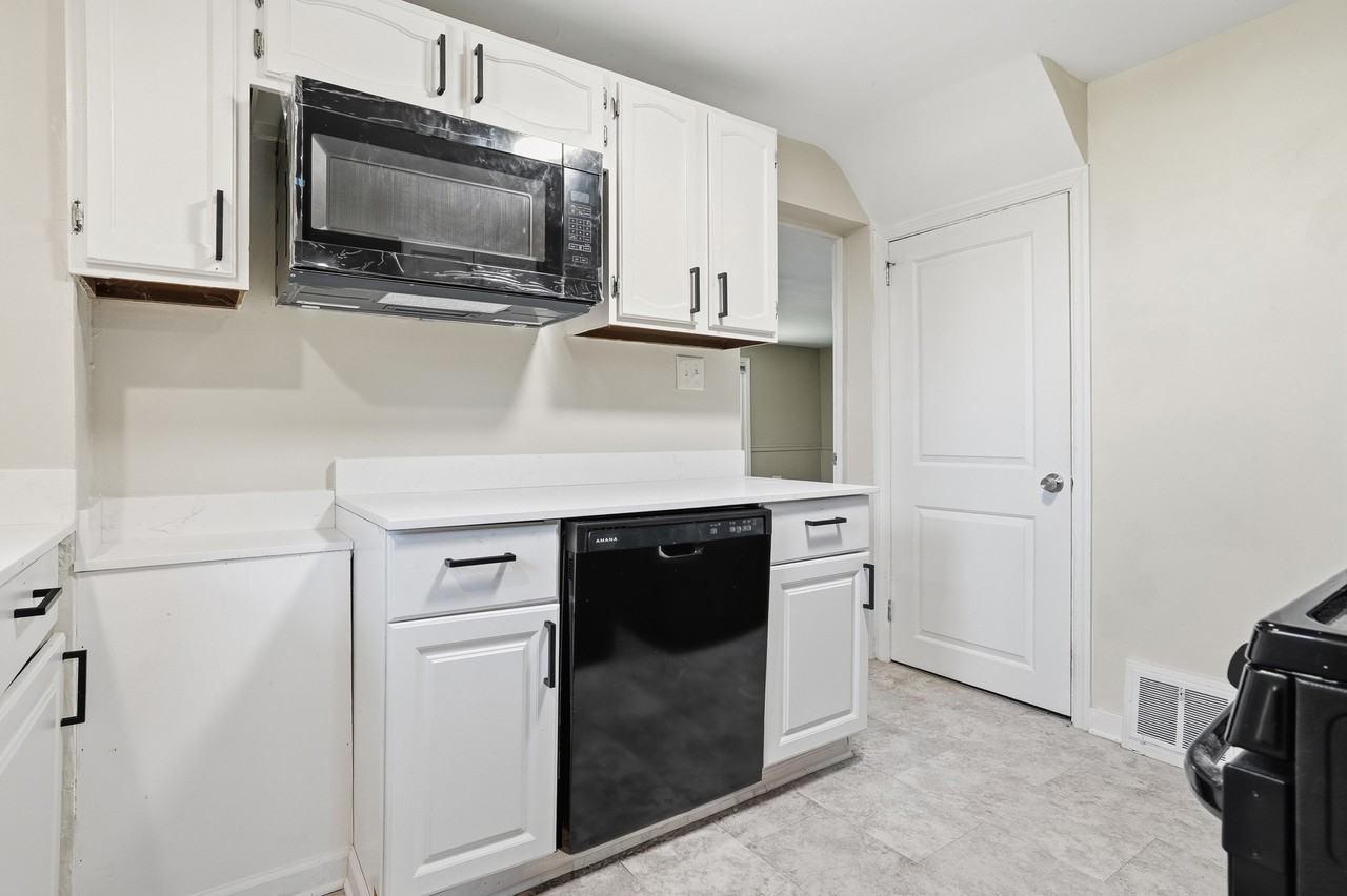 624 Elm Dr #1 - Photo 7 of 42