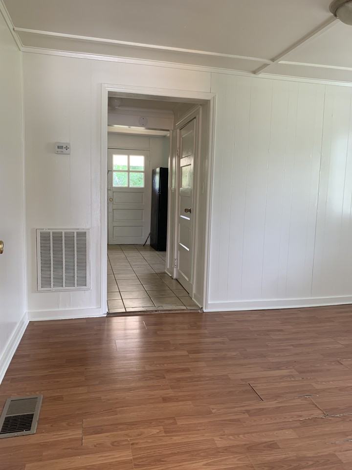 1015 Parker St #1 - Photo 4 of 6