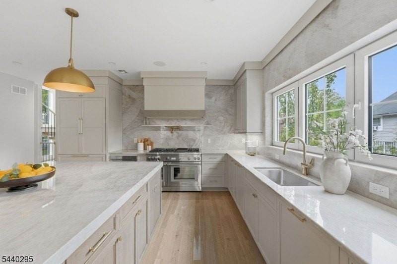 330 Wyoming Ave - Photo 2 of 11