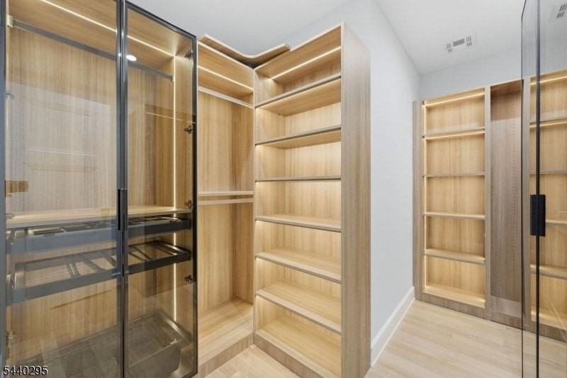 330 Wyoming Ave - Photo 7 of 11