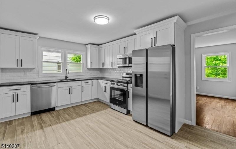115 Smith St #2B - Photo 4 of 10