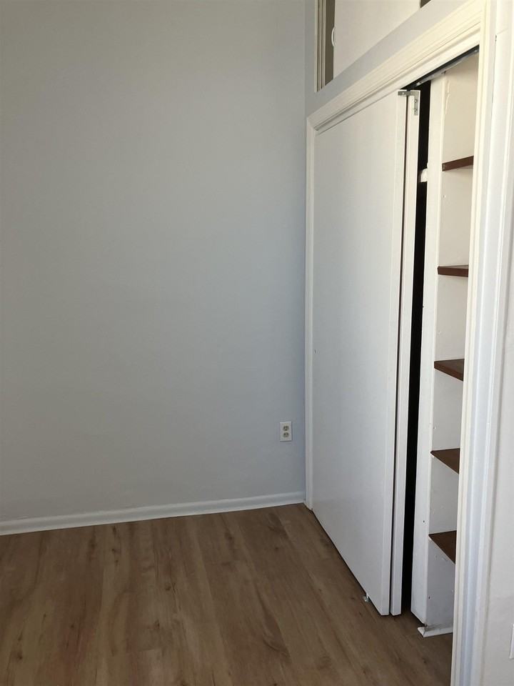 132 W 19th St #4 - Photo 5 of 8