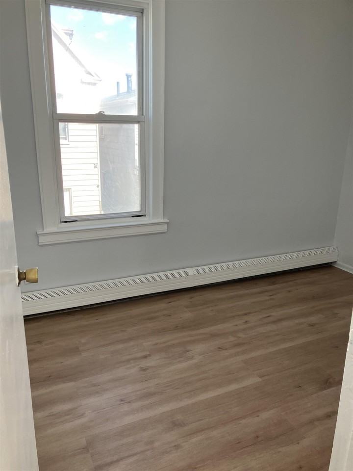 132 W 19th St #4 - Photo 6 of 8