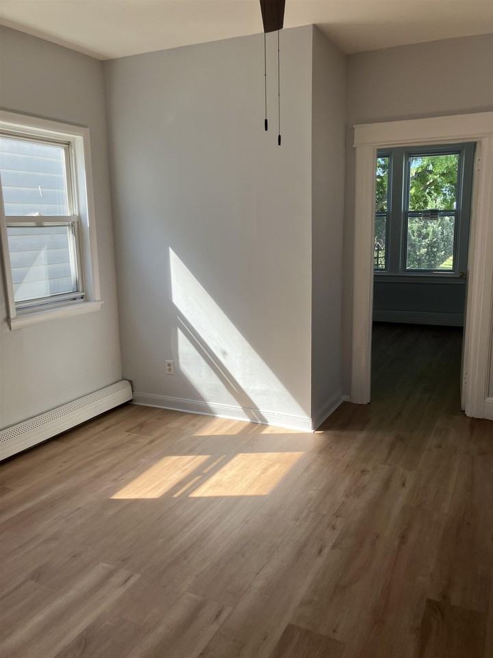 132 W 19th St #4 - Photo 7 of 8