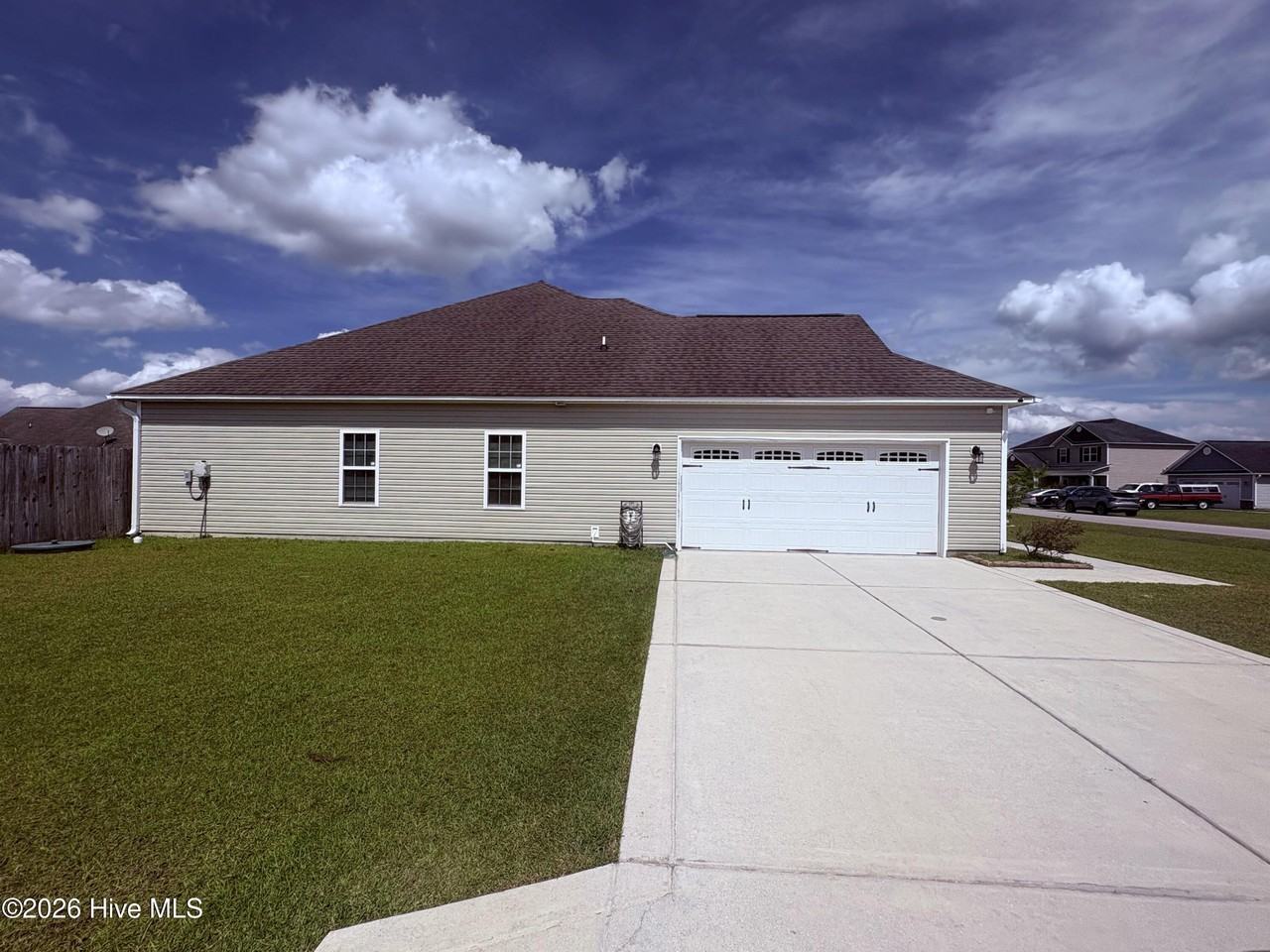 311 Aquamarine Cir - Photo 2 of 40