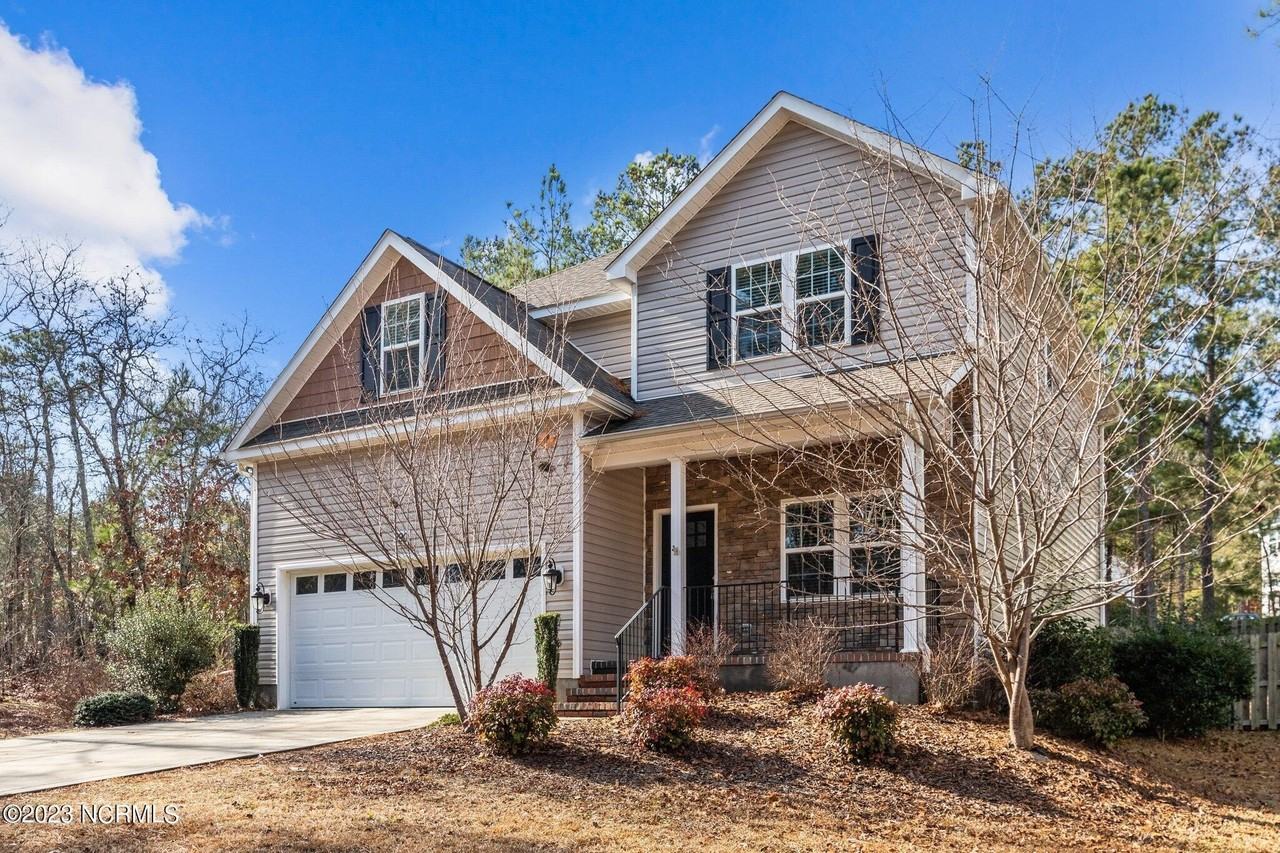 290 Adams Cir - Photo 6 of 38