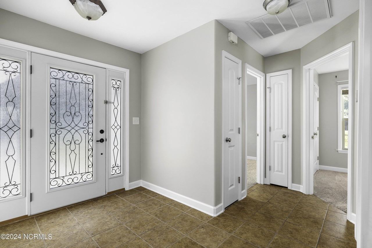 1629 Murrill Hill Rd - Photo 3 of 16