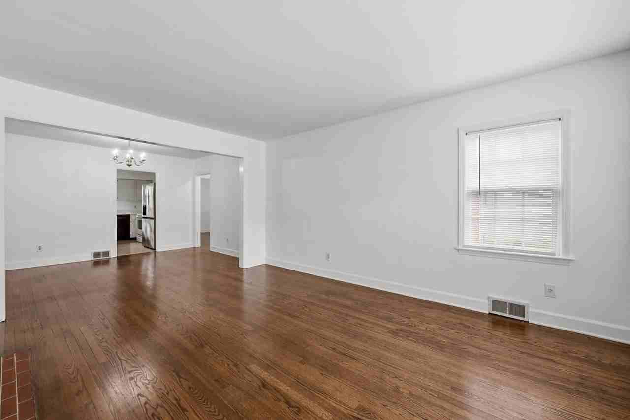 1911 Fontaine Rd - Photo 3 of 35