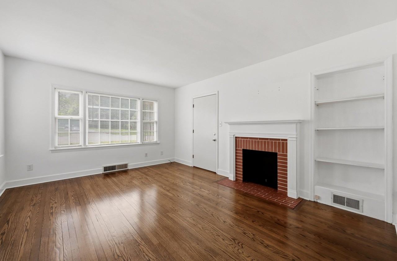 1911 Fontaine Rd - Photo 4 of 35