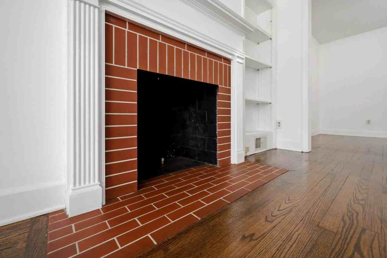 1911 Fontaine Rd - Photo 6 of 35
