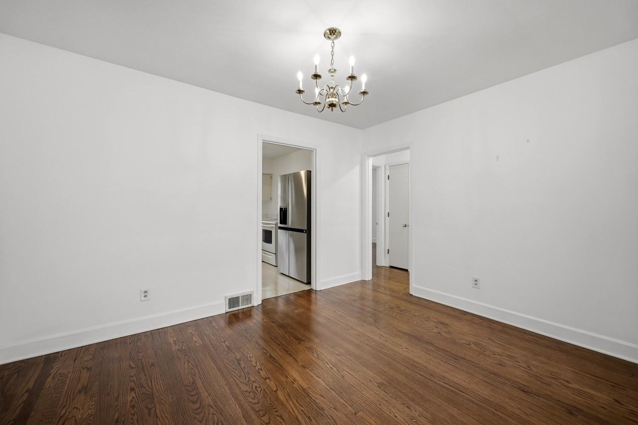 1911 Fontaine Rd - Photo 7 of 35