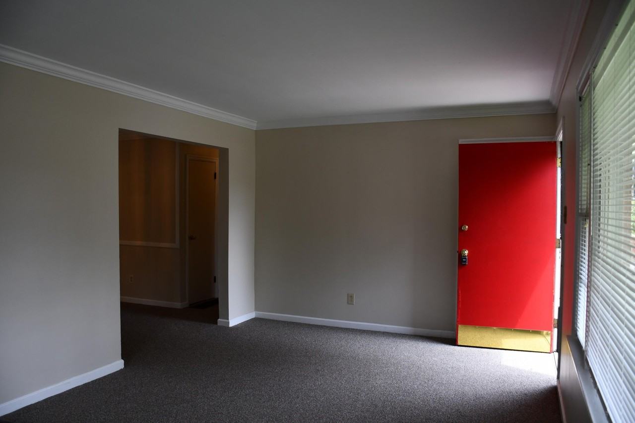 181 Saint James Dr - Photo 6 of 18