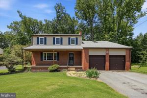 featured image of 6 Janice Dr