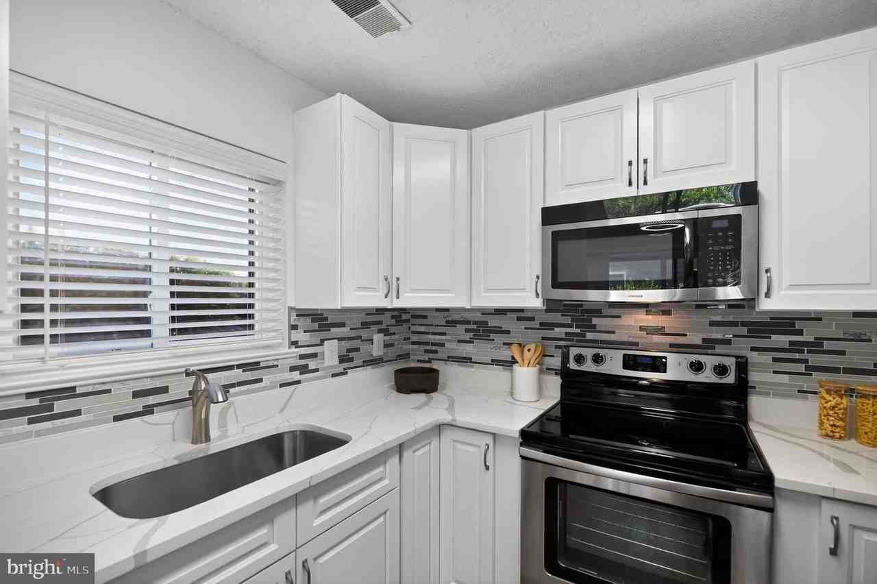 1957A Villaridge Dr - Photo 7 of 38