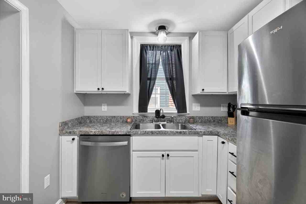 621 Patterson Ave - Photo 7 of 24