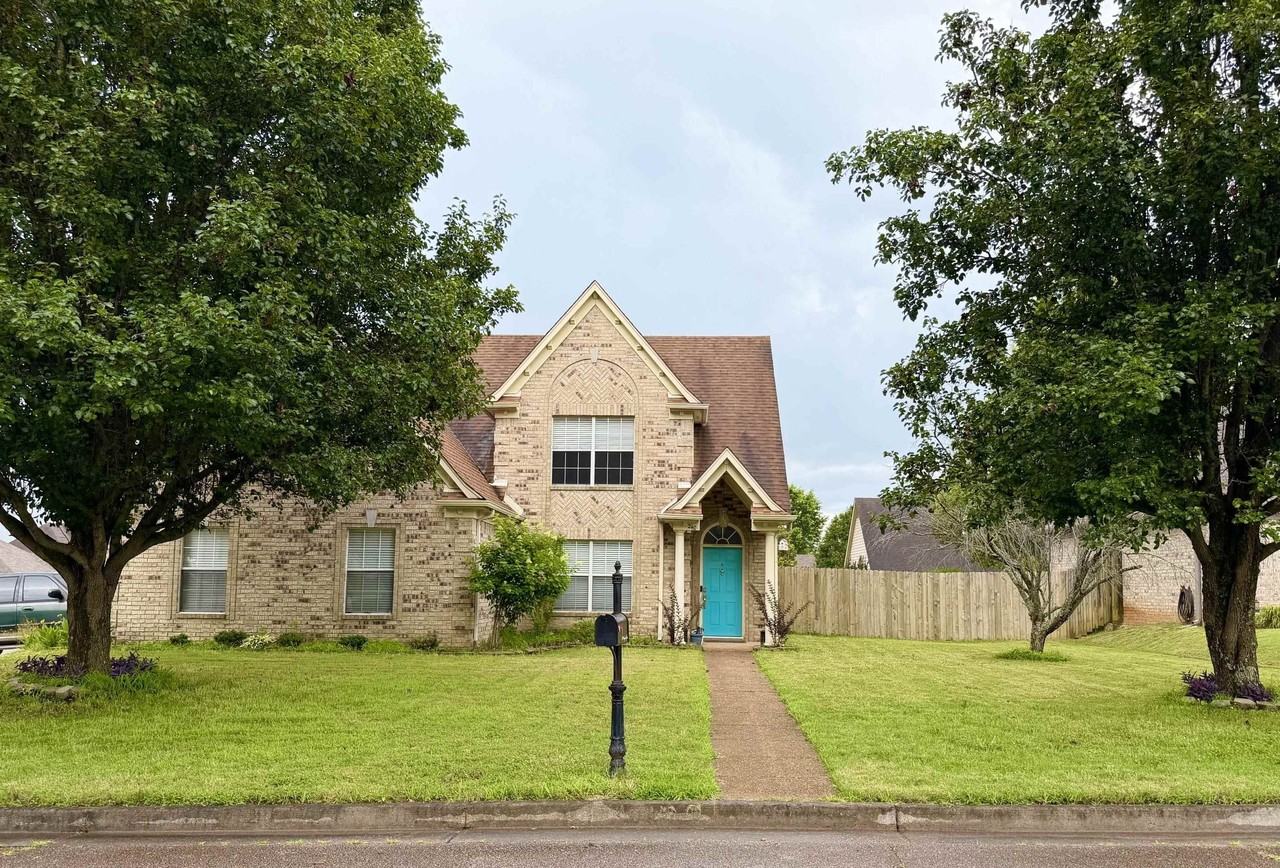 240 Magnolia Garden Ln - Photo 2 of 11