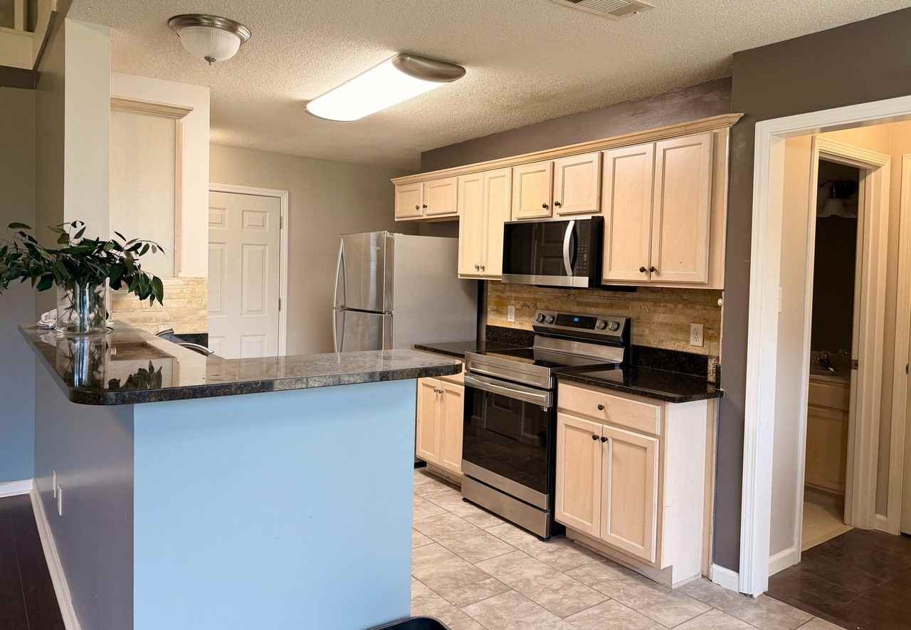 240 Magnolia Garden Ln - Photo 7 of 11