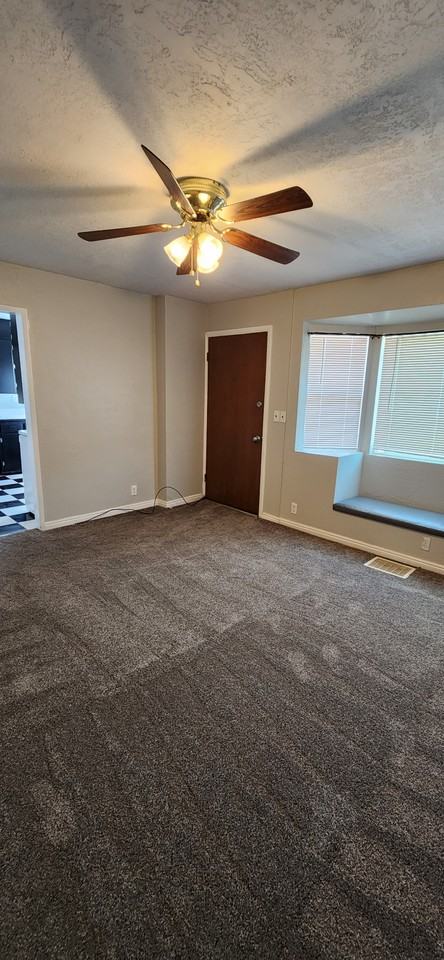 585 S 1200 W #UP - Photo 4 of 21