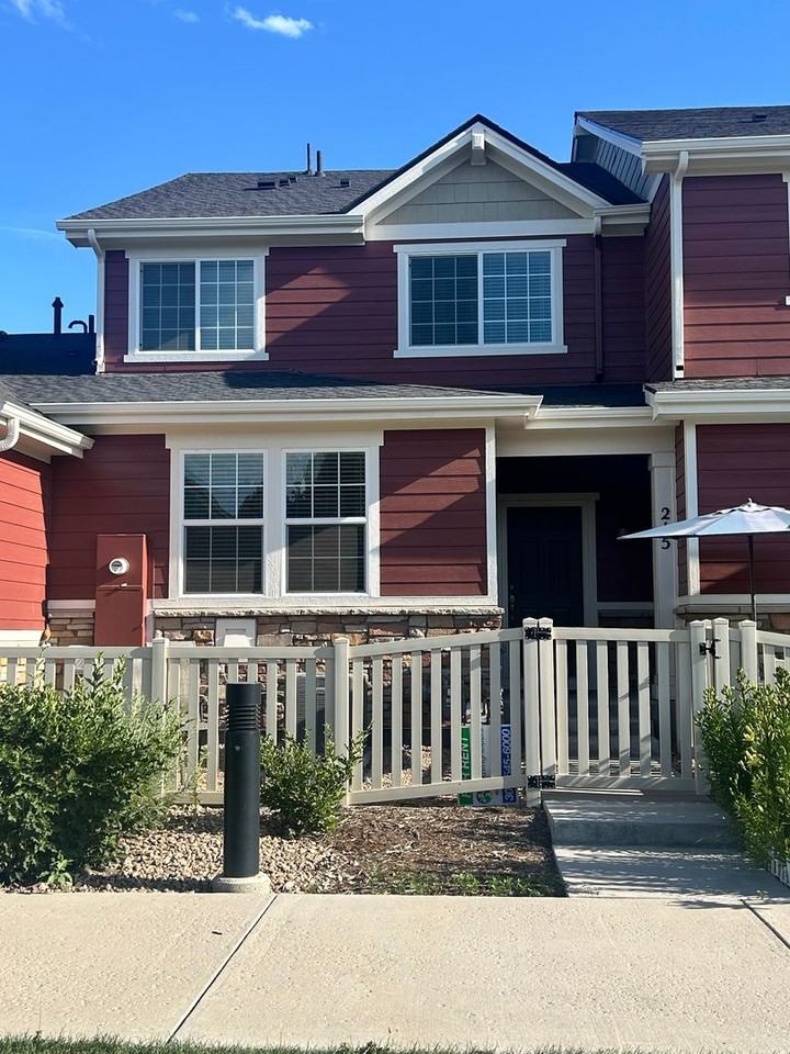 215 Jackson Dr - Photo 2 of 17