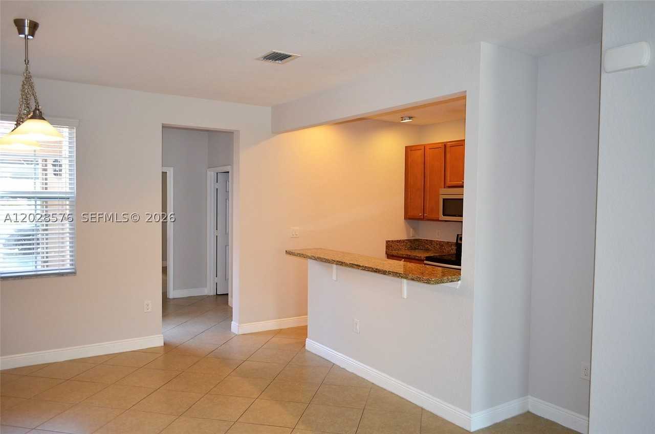 1524 Sw 147th Ave #1524 - Photo 4 of 18
