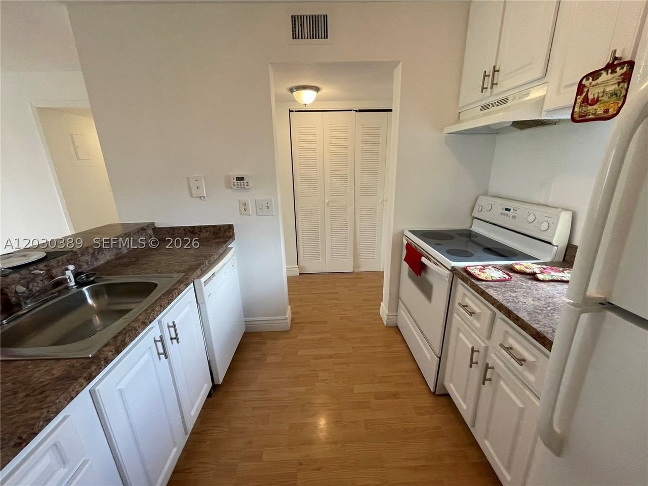 8560 N Sherman Cir #504