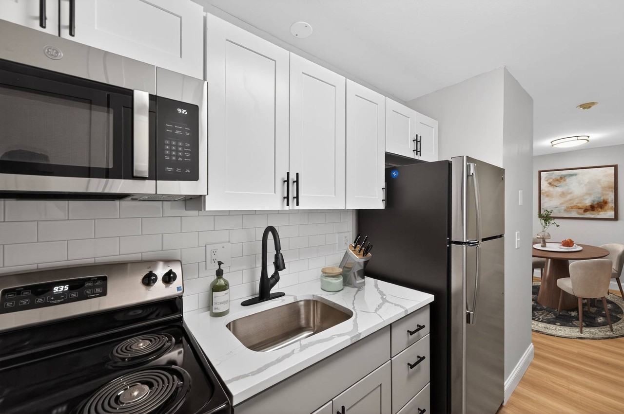 Eagle Rock Apartments at Hudson - Photo 2 of 19