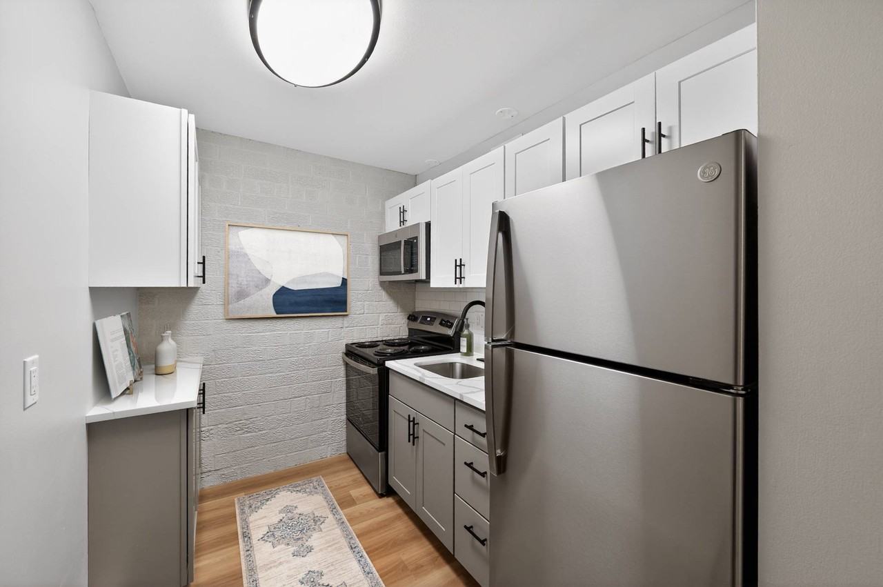 Eagle Rock Apartments at Hudson - Photo 3 of 19