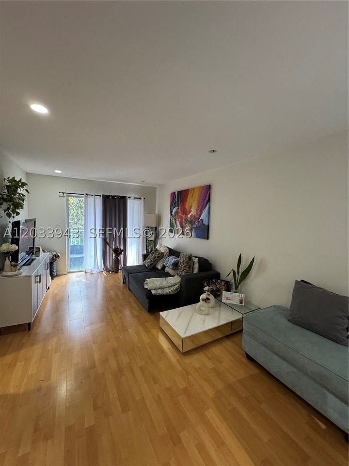 645 Ne 121st St #304 - Photo 3 of 16