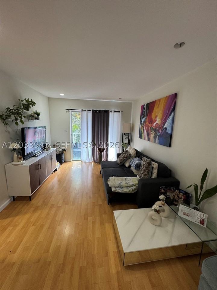 645 Ne 121st St #304 - Photo 4 of 16