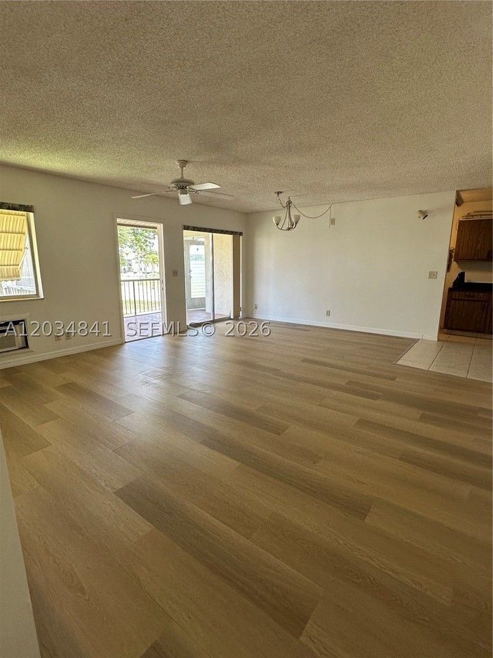 3490 La Jardin Ct #B2 - Photo 4 of 16