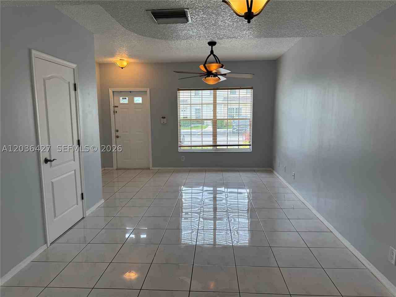 77 Simonton Cir #77 - Photo 3 of 15