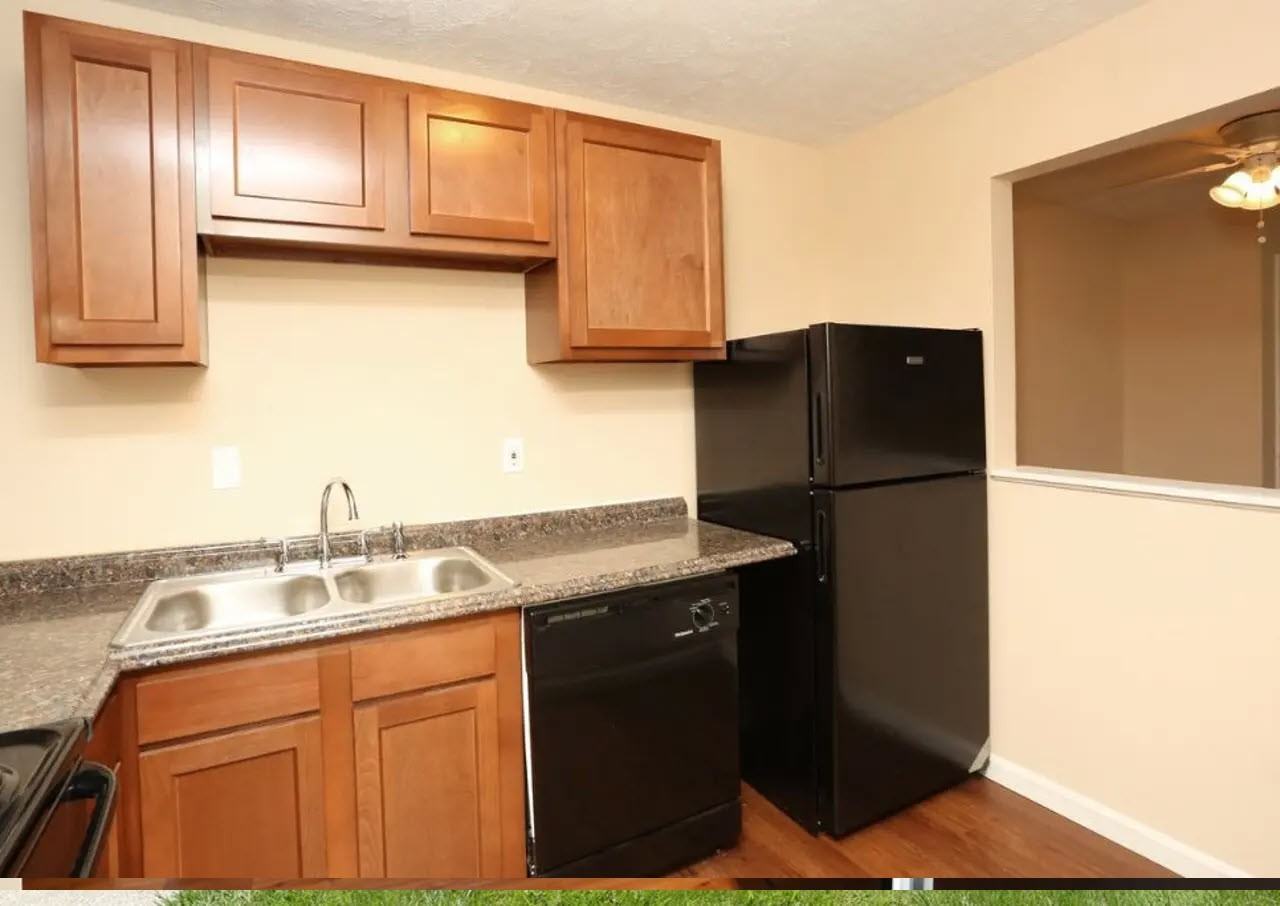 2220 Apartments - Photo 4 of 18