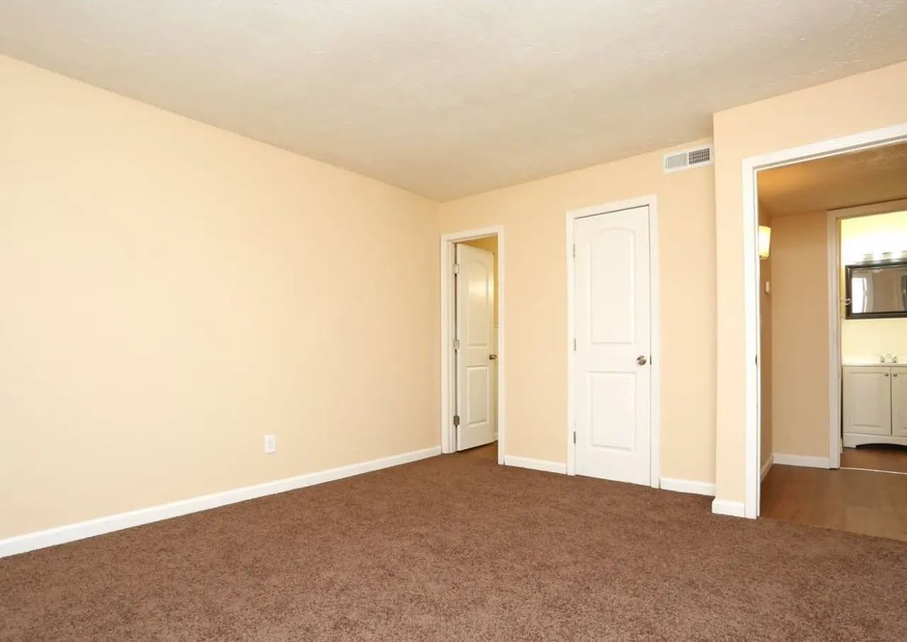 2220 Apartments - Photo 7 of 18